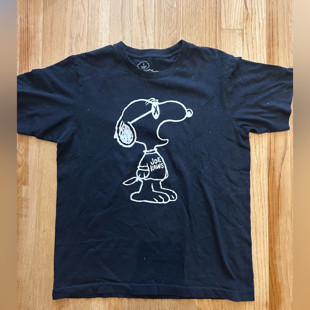 Collectible KAWS x Peanuts Uniqlo Collab Shirt